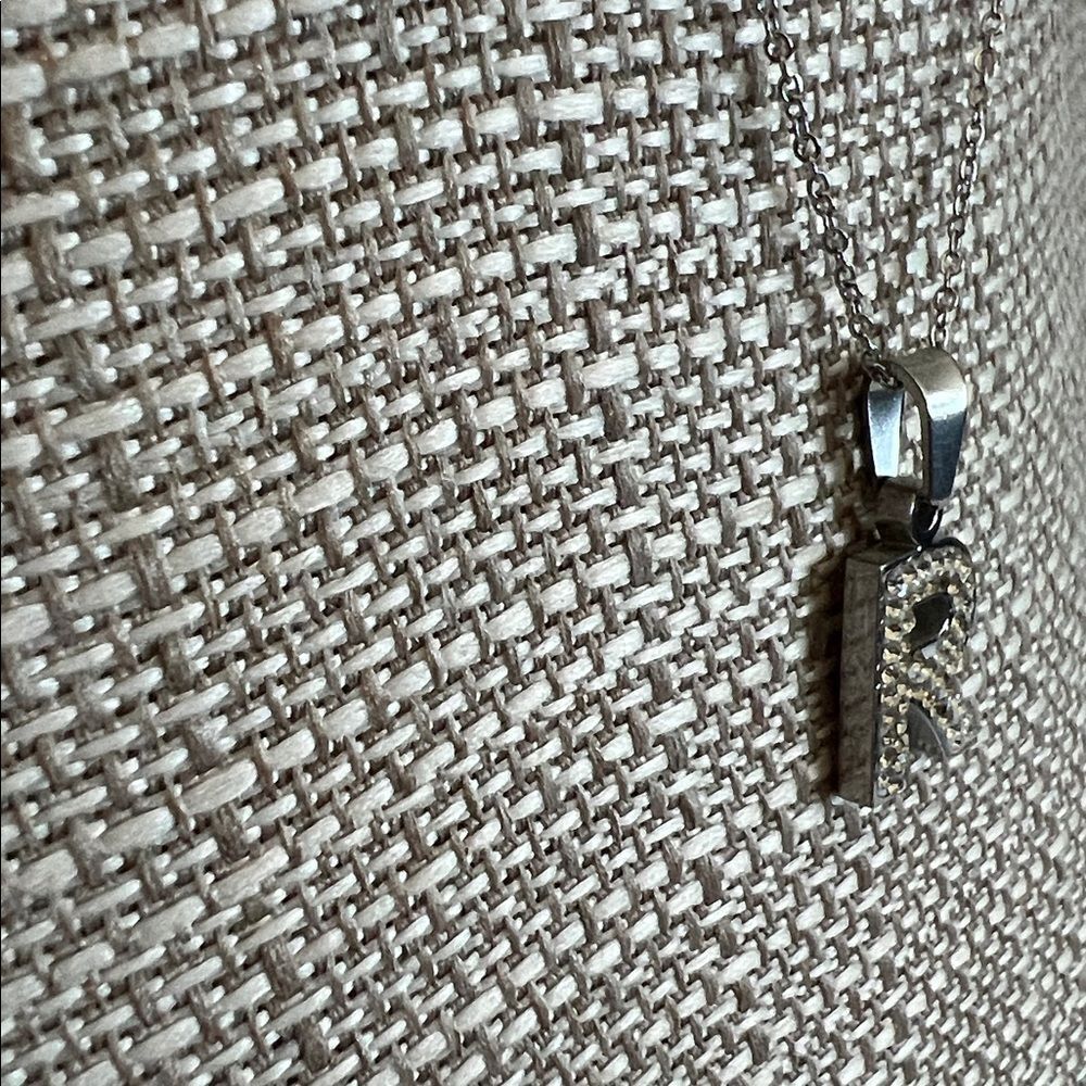 NWT Stainless Steel Elegant Silver Tone  Dainty Necklace initial  R Pendant - Picture 3 of 6
